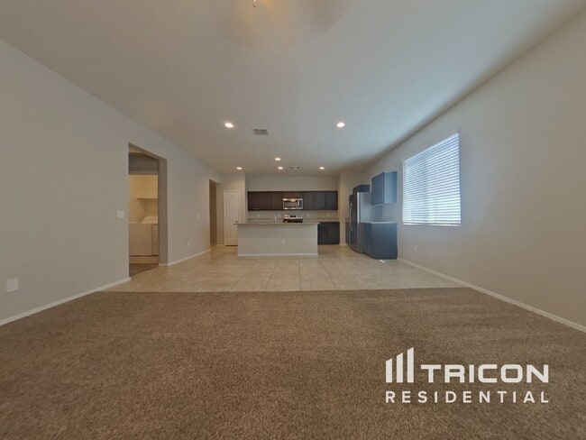 31043 W Mitchell Dr in Buckeye, AZ - Building Photo - Building Photo