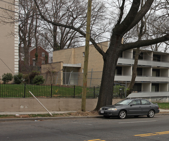 3970 Pennsylvania Avenue in Washington, DC - Building Photo - Building Photo