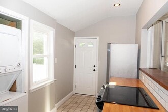 114 S 3rd St in Quakertown, PA - Building Photo - Building Photo