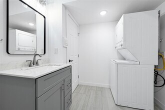 5718 Eskridge St in Houston, TX - Building Photo - Building Photo