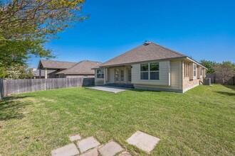 101 Lismore St in Hutto, TX - Building Photo - Building Photo