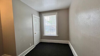 860 10th St NW in Grand Rapids, MI - Building Photo - Building Photo