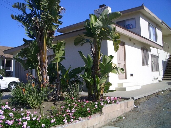 property at 2620 Linden Ave