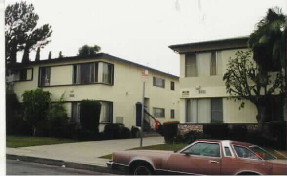 2011-2015 S Bedford St in Los Angeles, CA - Foto de edificio