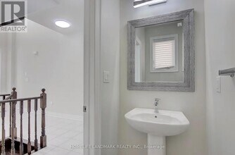 707 Harry Douglas St in Newmarket, ON - Building Photo - Building Photo