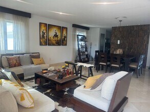 10973 NW 53rd Ln in Doral, FL - Building Photo - Building Photo