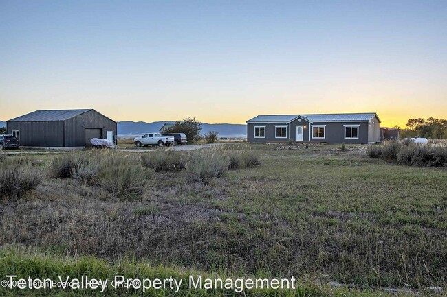 5124 Rancheros Loop in Tetonia, ID - Building Photo - Building Photo