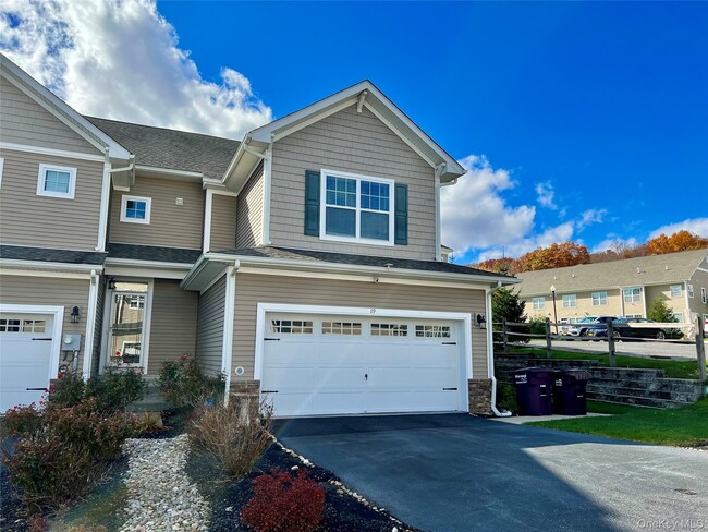 19 Highrose Ridge Way in Middletown, NY - Building Photo - Building Photo