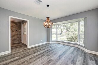 3918 Stillview Dr in Houston, TX - Building Photo - Building Photo