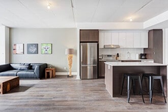 3105 Promenade du Quartier-Saint-Martin in Laval, QC - Building Photo - Building Photo