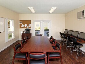 Rio Vista in San Diego, CA - Foto de edificio - Building Photo