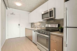 2113 S Wabash Ave in Chicago, IL - Building Photo - Building Photo