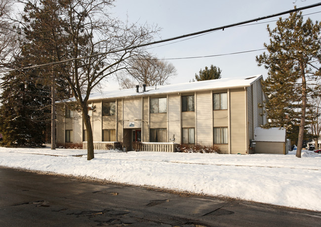 Schoolhouse Apartments in Chelsea, MI - Building Photo - Building Photo