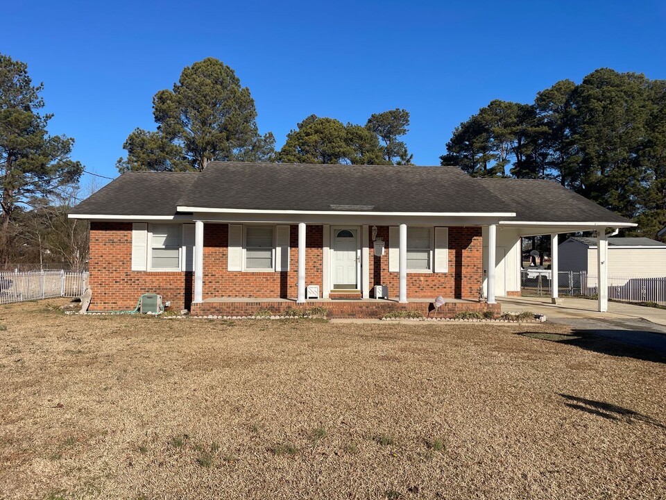 109 Jackson Rd in Dunn, NC - Building Photo