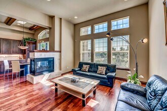 7812 Vallagio Ln in Englewood, CO - Foto de edificio - Building Photo