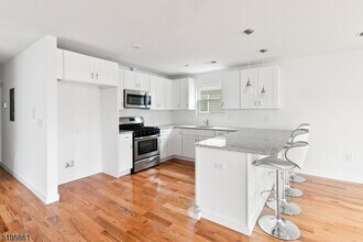 244 Pomona Ave in Newark, NJ - Building Photo - Building Photo