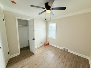 This beautifully updated 3-bedroom, 1-bath in Detroit, MI - Building Photo - Building Photo
