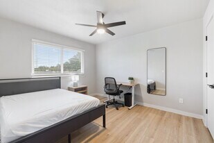 1910 N Floyd Rd in Richardson, TX - Building Photo