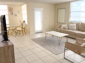 1301 NE Miami Gardens Dr in Miami, FL - Building Photo