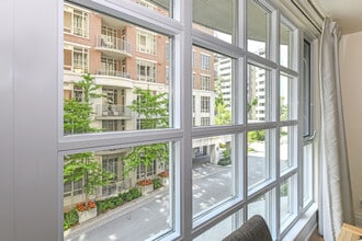 33 Delisle Ave in Toronto, ON - Building Photo - Building Photo