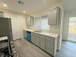 1422 Lansing St, Unit NA in Merced, CA - Foto de edificio - Building Photo