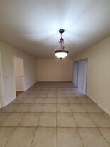 1547 Lake Crystal Dr in Royal Palm Beach, FL - Building Photo