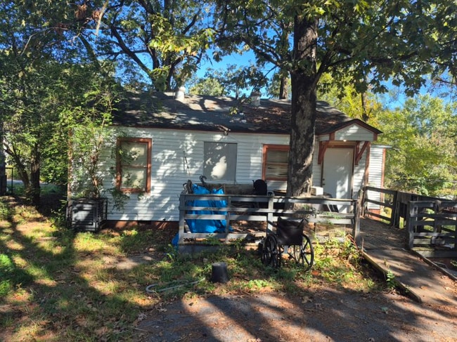 5107 W 22nd St in Little Rock, AR - Foto de edificio - Building Photo