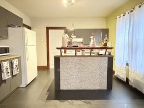 693 Partington Ave in Windsor, ON - Building Photo - Building Photo