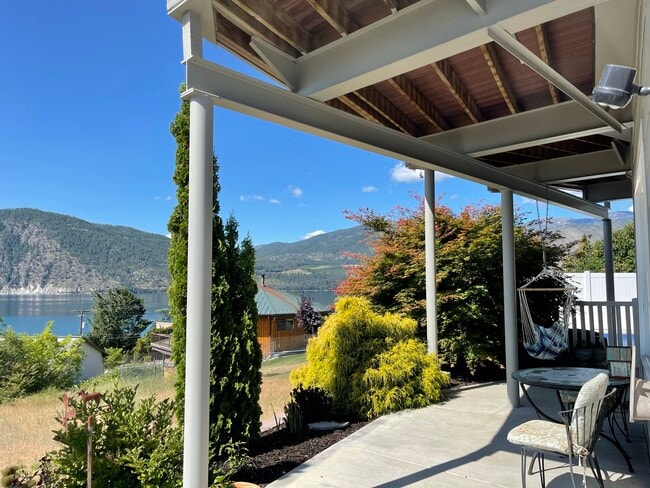 property at 148 Lakeview Ln