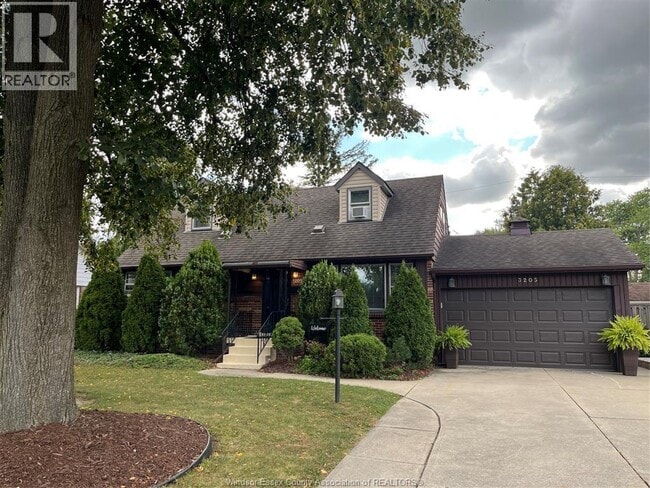 property at 3205 Morris Dr