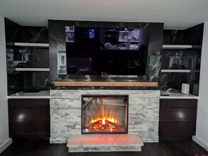 4727 W Lake Sammamish Pkwy SE in Issaquah, WA - Building Photo - Building Photo