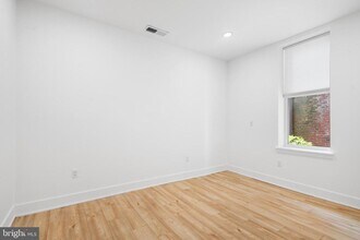 1949 N 32nd St in Philadelphia, PA - Building Photo - Building Photo