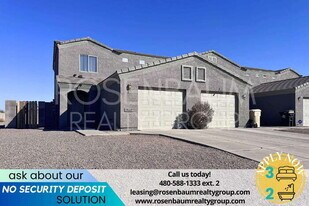 15547 S Moon Valley Rd in Arizona City, AZ - Building Photo