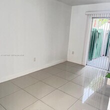 17348 NW 74th Ave in Hialeah, FL - Building Photo - Building Photo