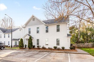 1513 Briar Creek Rd in Charlotte, NC - Building Photo