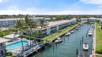 117 Lehane Terrace in North Palm Beach, FL - Building Photo