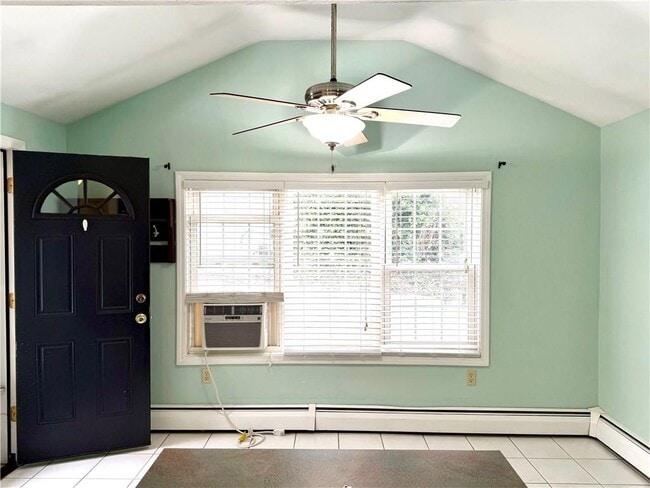 99 Marlborough St in East Greenwich, RI - Building Photo - Building Photo