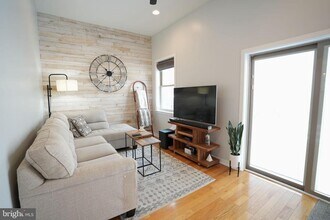 341 Cantrell St in Philadelphia, PA - Building Photo - Building Photo