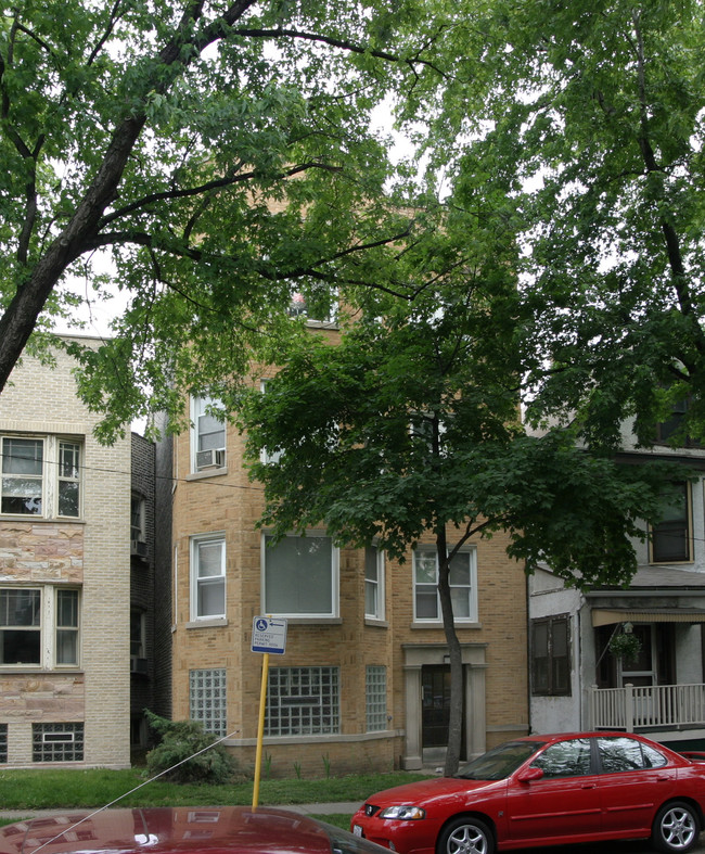 1544 W Highland Ave in Chicago, IL - Building Photo - Building Photo