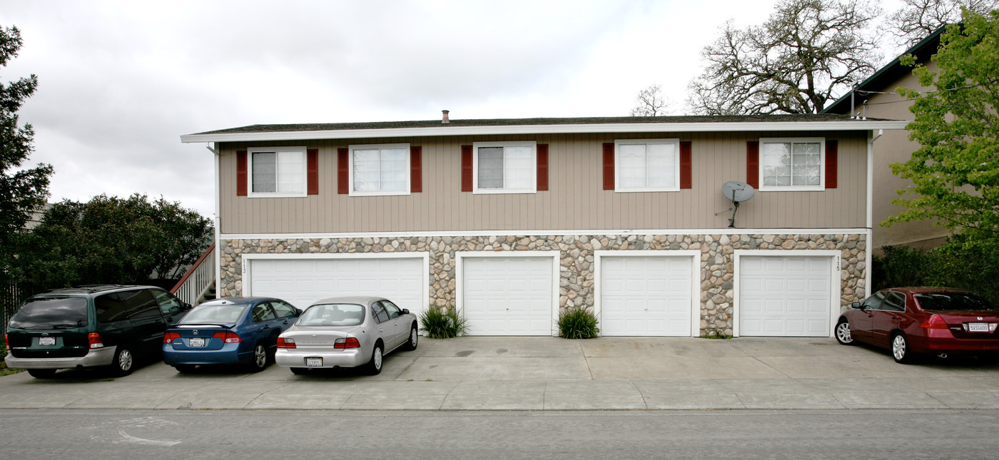 135 Siesta Way in Sonoma, CA - Building Photo