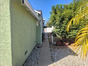 14223 Carl St, Unit 1 in Pacoima, CA - Building Photo - Building Photo