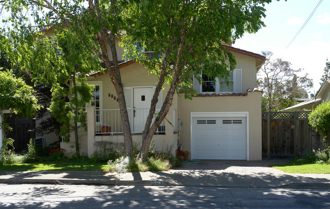 903 Roble Ave in Menlo Park, CA - Building Photo - Building Photo