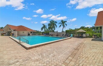 7340 Province Way in Naples, FL - Building Photo - Building Photo
