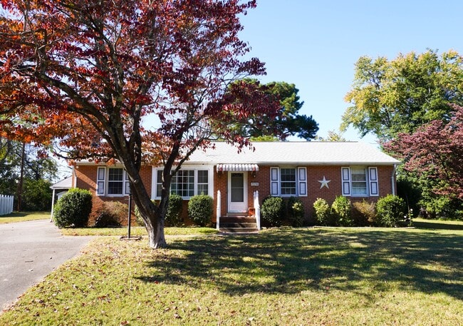 property at 7230 Colony Cir