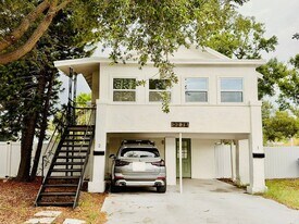 2238 Quincy St S in St. Petersburg, FL - Building Photo