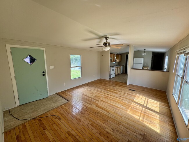 15975 Witty Mill Rd in Elkmont, AL - Building Photo - Building Photo