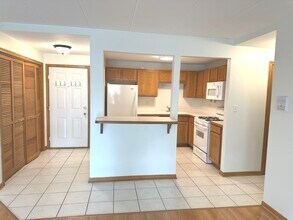 9529 Minnick Ave in Oak Lawn, IL - Building Photo - Building Photo