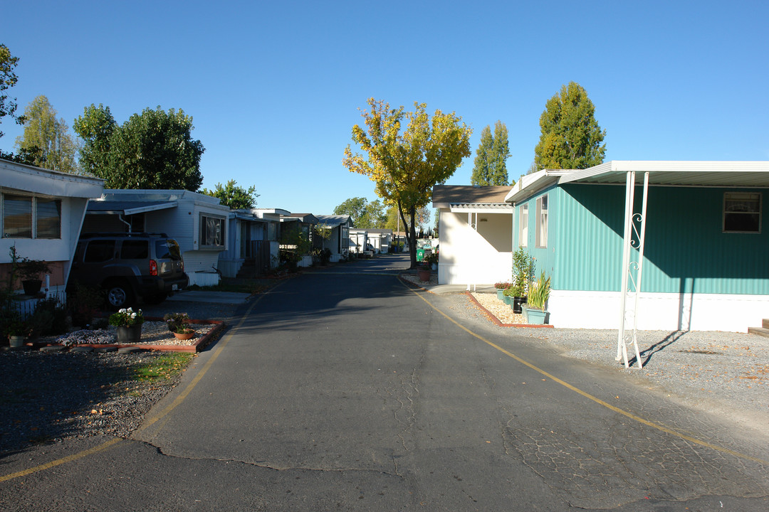 Sunset Mobile Home Park in Santa Rosa, CA - Foto de edificio