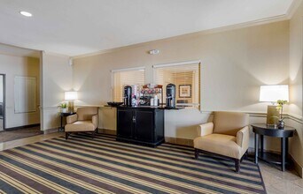 Furnished Studio-Austin - North Central in Austin, TX - Foto de edificio - Building Photo