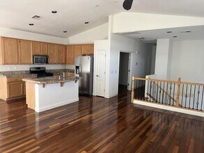 5037 Piney Summit Ave in Las Vegas, NV - Building Photo - Building Photo